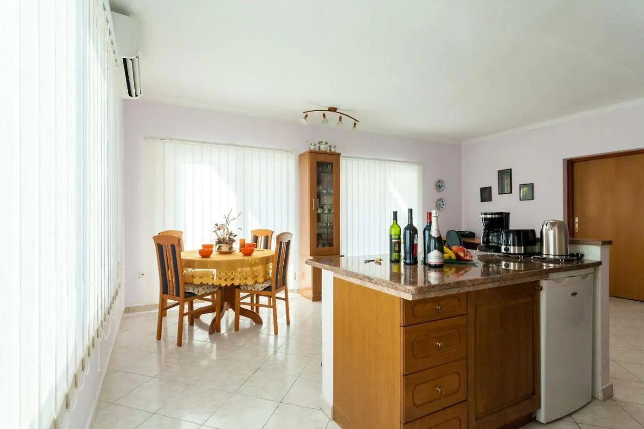 Apartment Miki Malinska Croatia