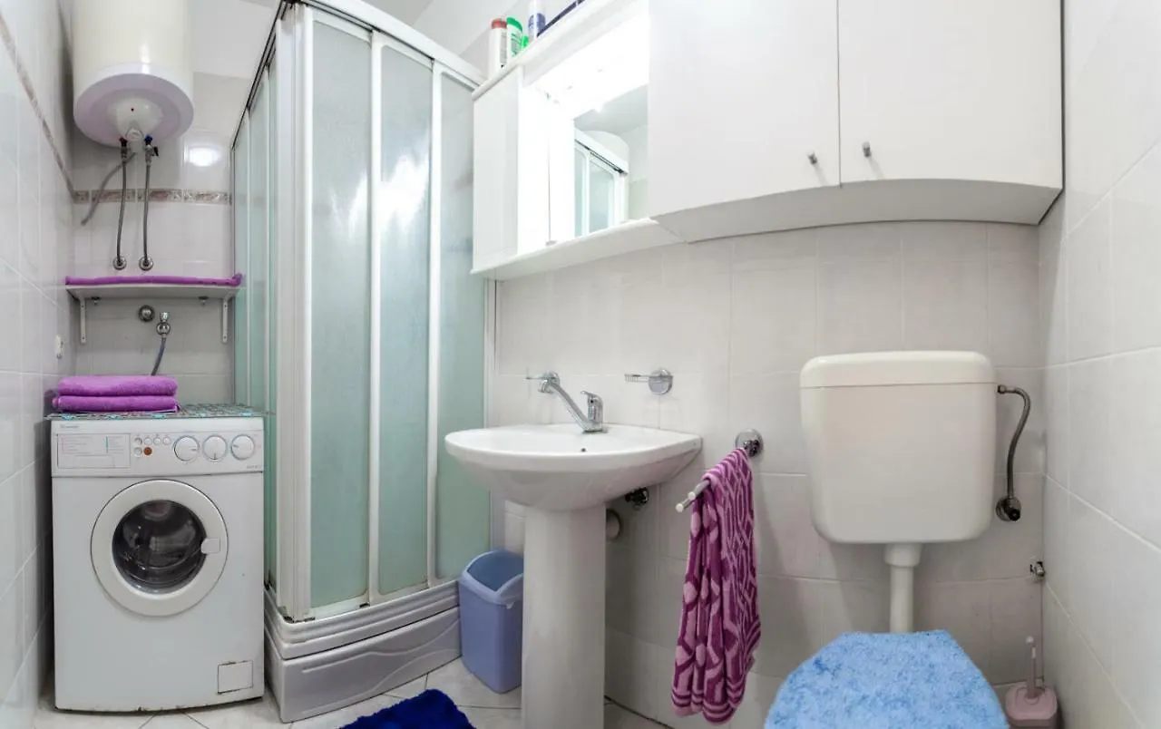 Apartment Miki Malinska