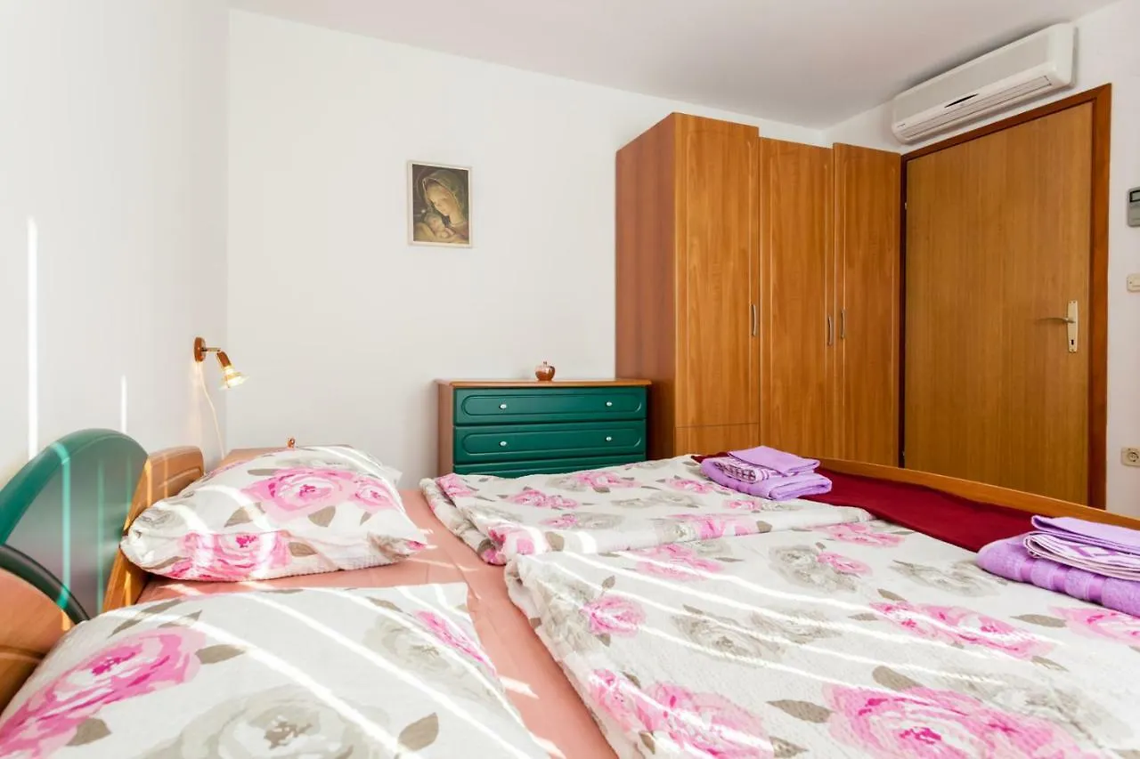 Apartment Miki Malinska Croatia