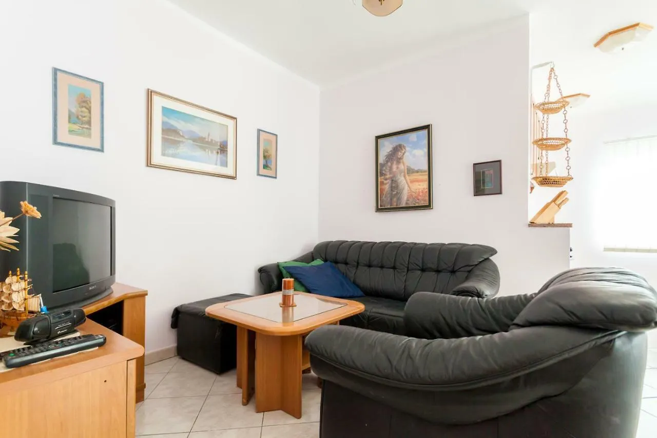 Apartment Miki Malinska Croatia