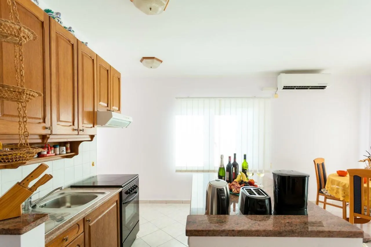 Apartment Miki Malinska